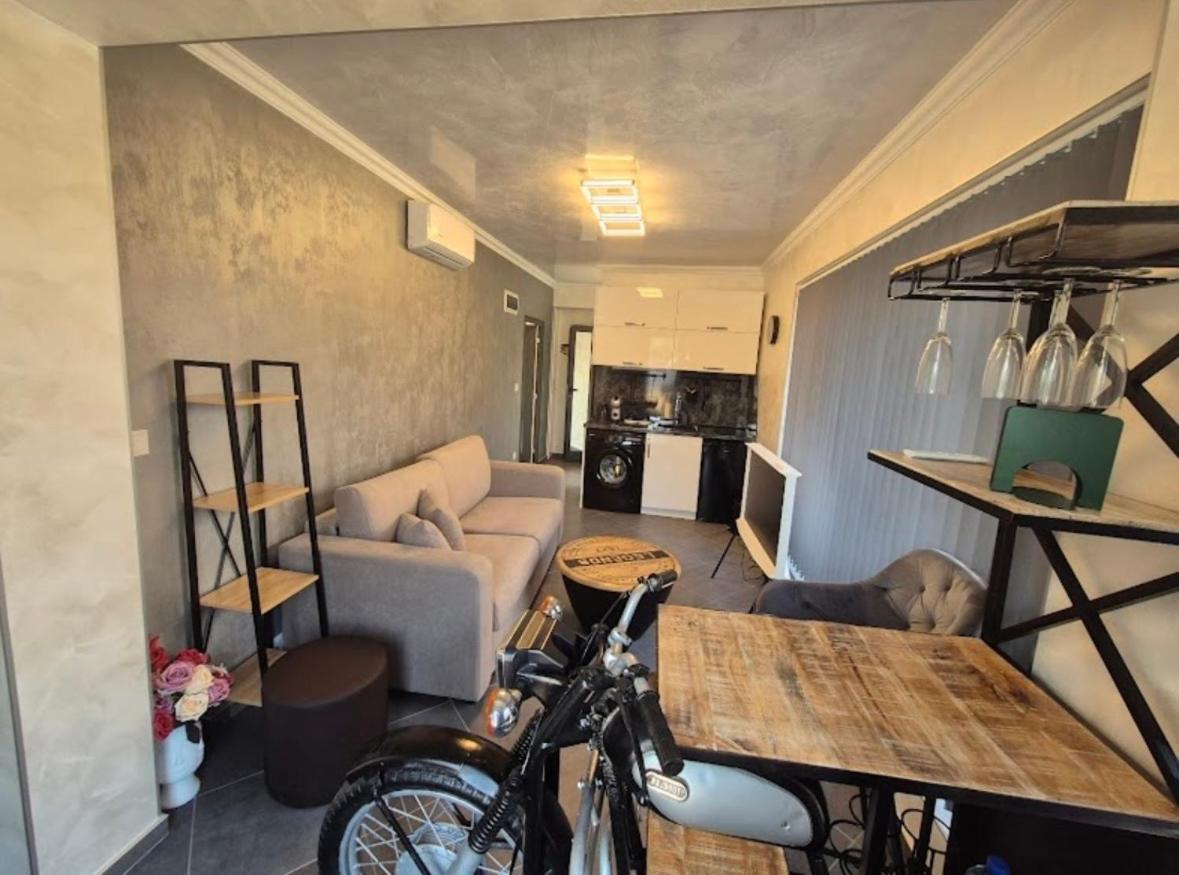Ivon Apartments Созопол Екстериор снимка