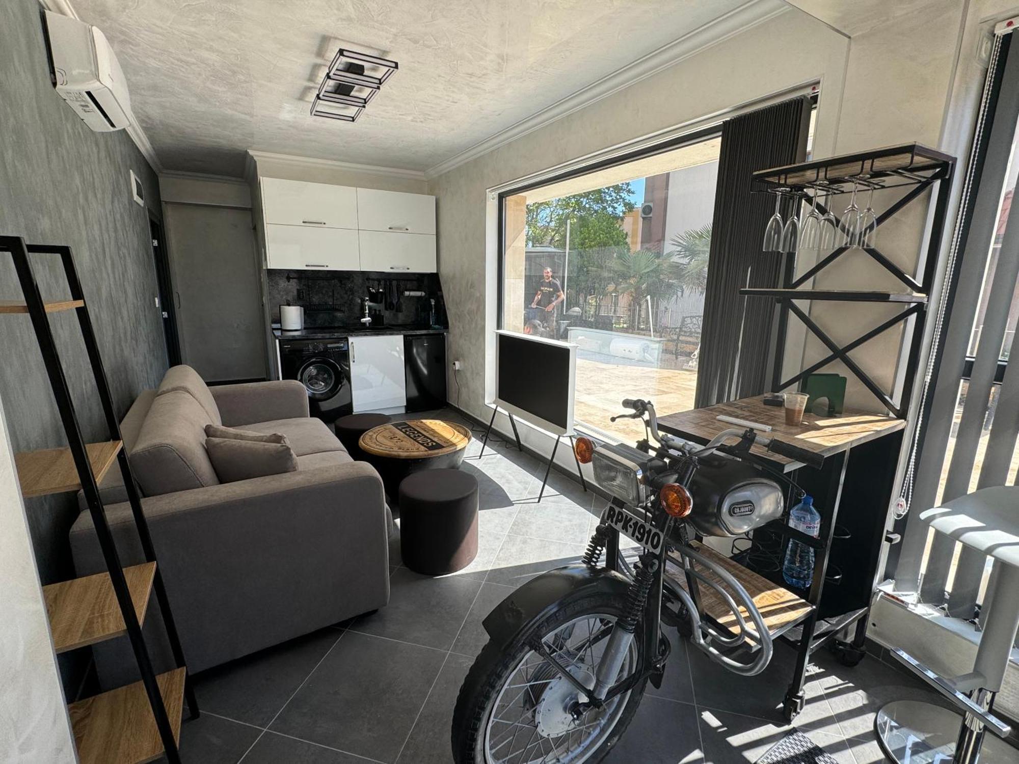 Ivon Apartments Созопол Екстериор снимка